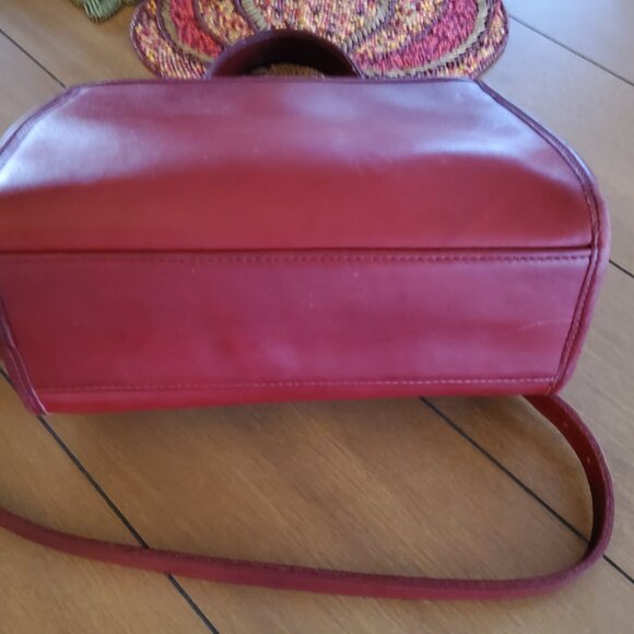 Vintage Coach Manor Crossbody handbag in Burgundy/Red 9977 + Hangtag - Picture 6 of 14